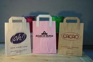 Bolsas y papel colores