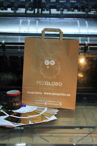 Bolsas de papel económicas con taza