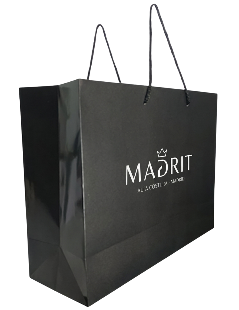 bolsa-de-papel-lujo-negra-brillo-plastificada-46x14x34-con-logo.-sinfondopng